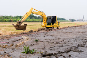 Entreprise de travaux agricoles : quand une pelleteuse sectionne une canalisation d’eau…