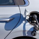 Recharge des véhicules électriques : un crédit d’impôt restrictif ?
