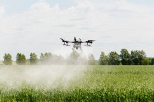 Secteur agricole : l’utilisation de drones autorisée pour l’épandage ?