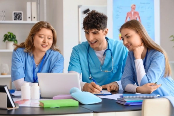 Internes en médecine : revalorisation de l’indemnité d’astreinte