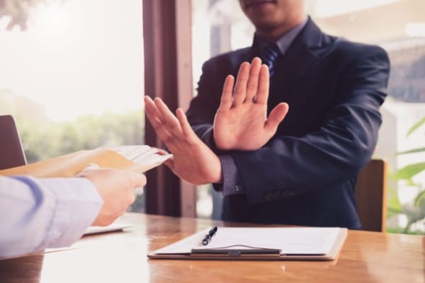 C’est l’histoire d’un employeur pour qui un mail « groupé » devrait suffire…