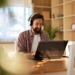 C’est l’histoire d’un employeur pour qui télétravailler loin, c’est aller trop loin…