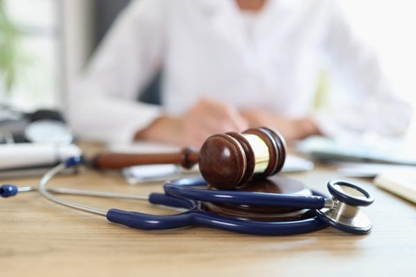 Arrêt maladie et congés payés : le juge précise les règles de prescription